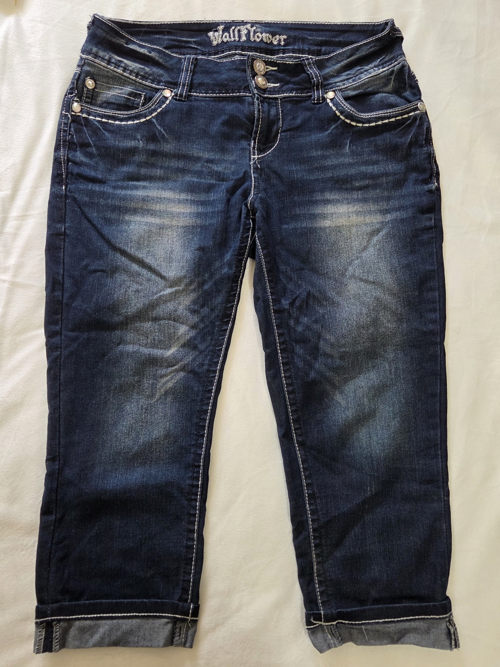 Wallflower Women’s Dark Blue Cropped Jeans Bedazzled Pockets